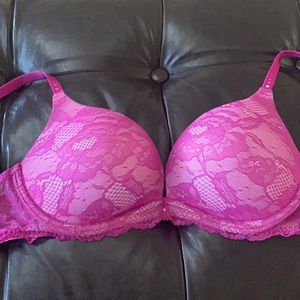 Victoria Secret Biofit Push-Up Bra.